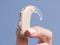 Нужны ли слуховому аппарату кнопки и регуляторы?